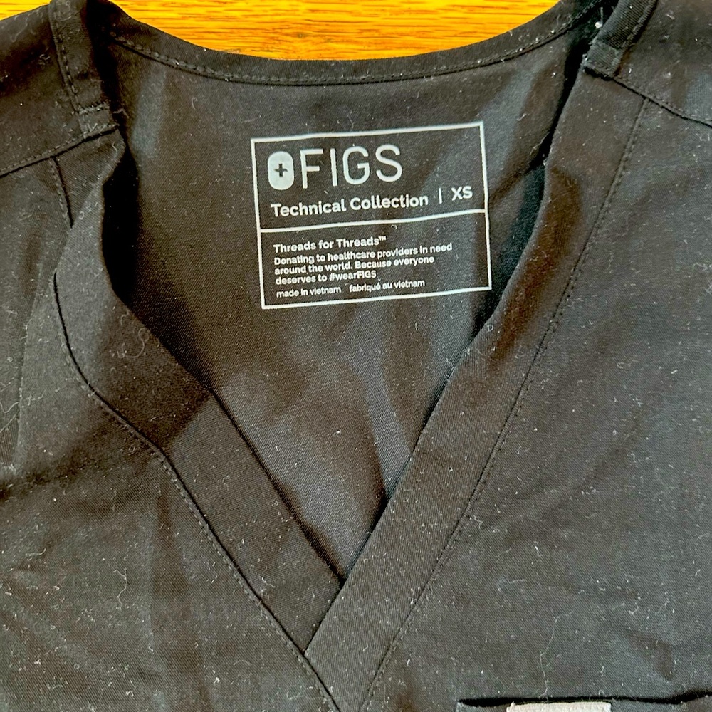 Black Figs scrub top